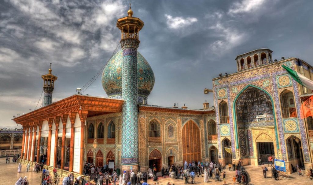 آرامگاه شاه چراغ 1024x607 - مناطق گردشگری در شیراز