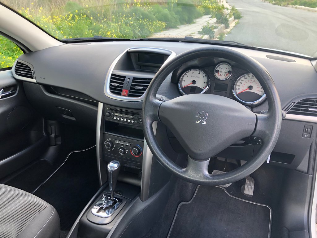 Rent a Peugeot 207 automatic Rentauto - Peugeot 207 automatic