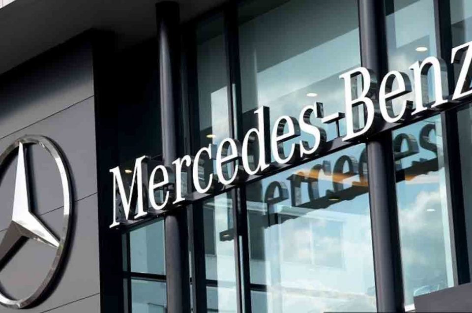 A Mercedes-Benz review is recalling 1 million cars due to braking problems
