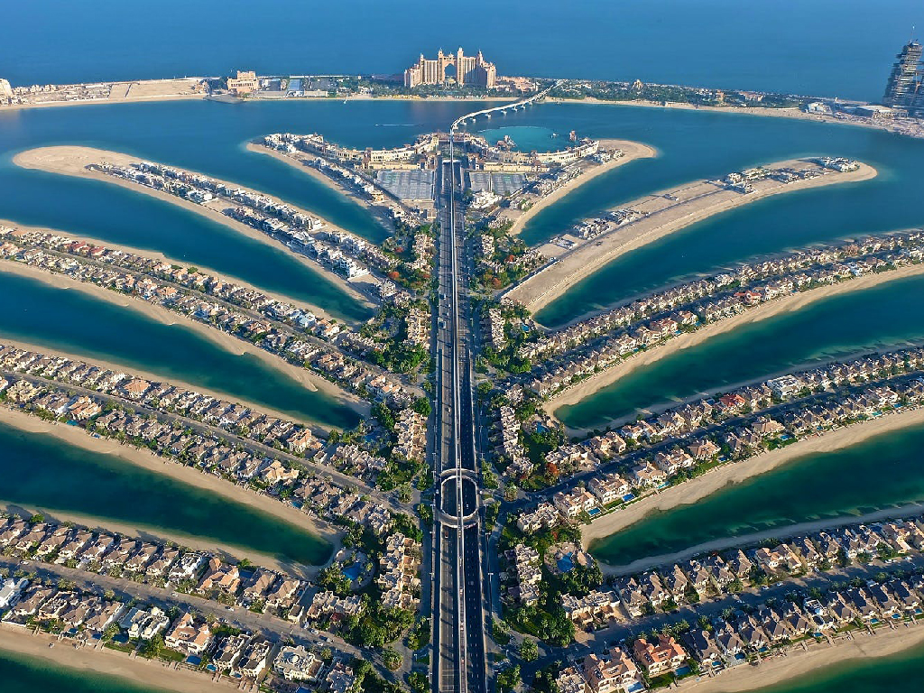 Dubai entertainment places Palm Jumeirah Island - مکان های تفریحی دبی ، 8 تا از بهترین تفریحات دبی سال 2023
