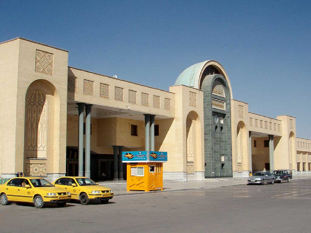 Car rental at the airport in Isfahan - اجاره خودرو در اصفهان