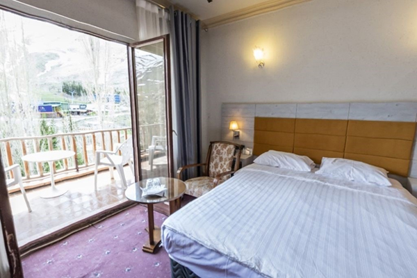 bumim 2 itfG3 - بهترین هتل‌ های اطراف تهران : راهنمای جامع برای اقامت لوکس در دل طبیعت